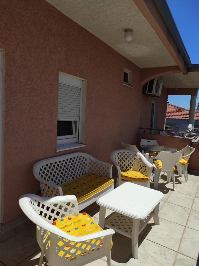 Apartmani Andrijana Ulcinj Exteriör bild