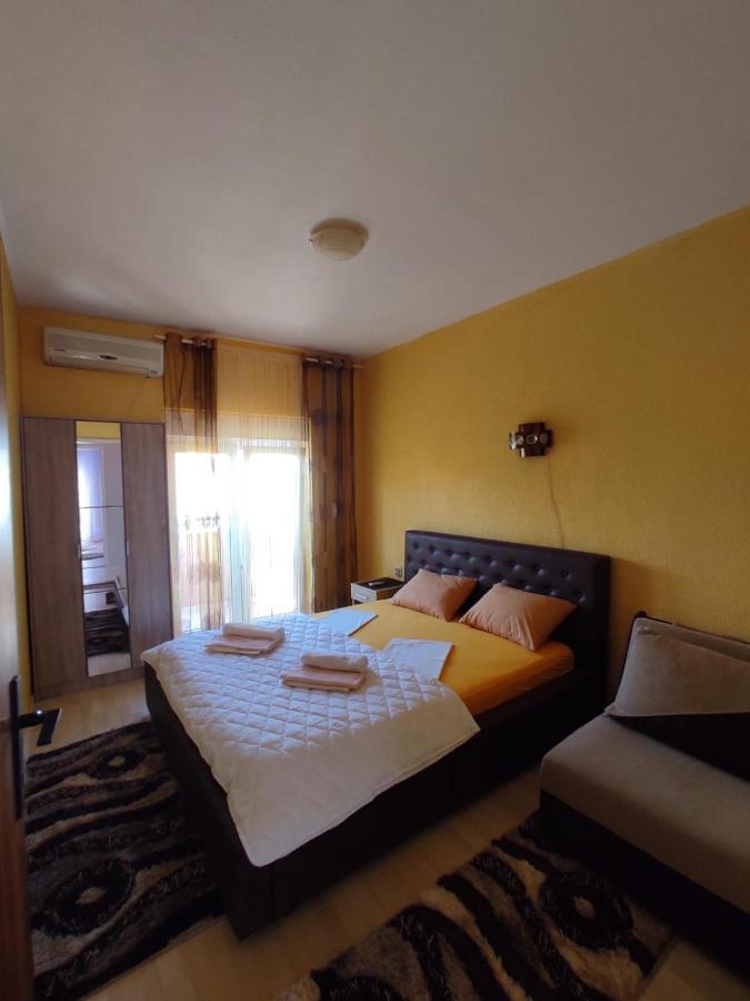 Apartmani Andrijana Ulcinj Exteriör bild